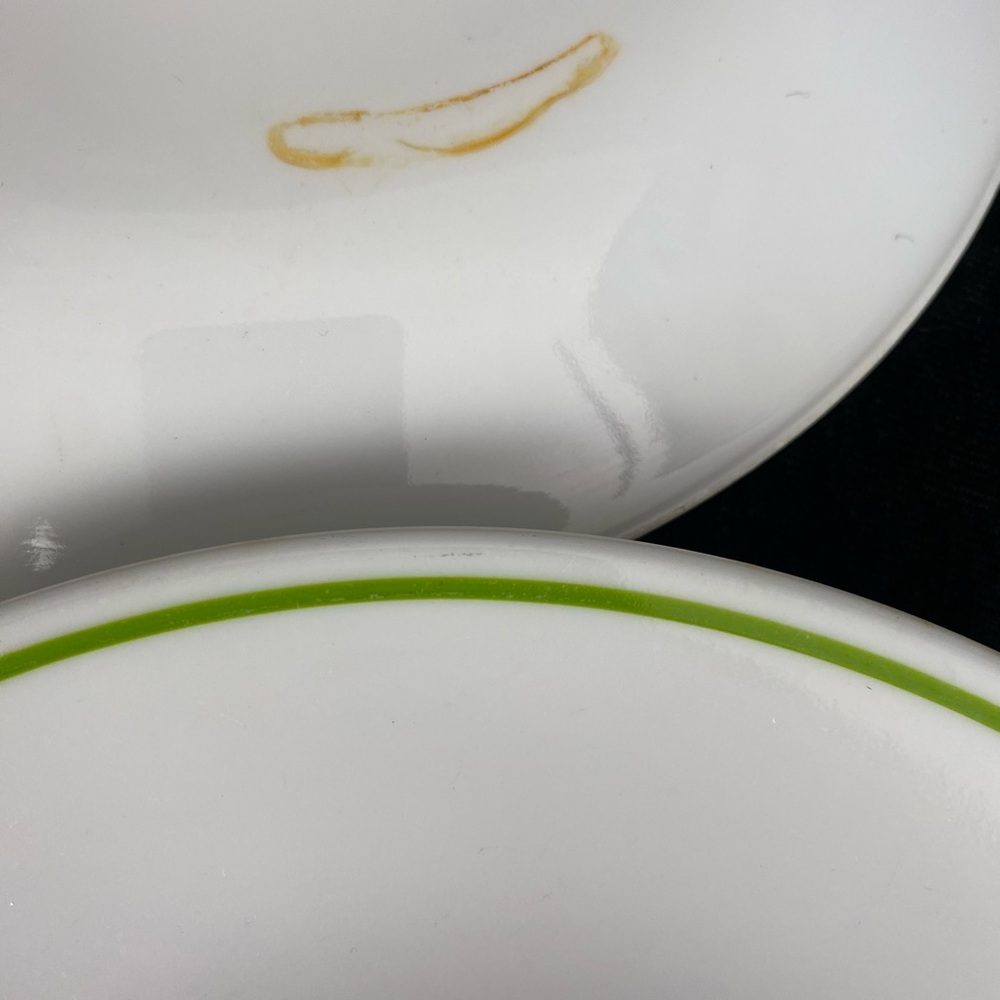 4 Vintage Corelle Strawberry Sundae Luncheon Plates Red Green - Picture 8 of 8